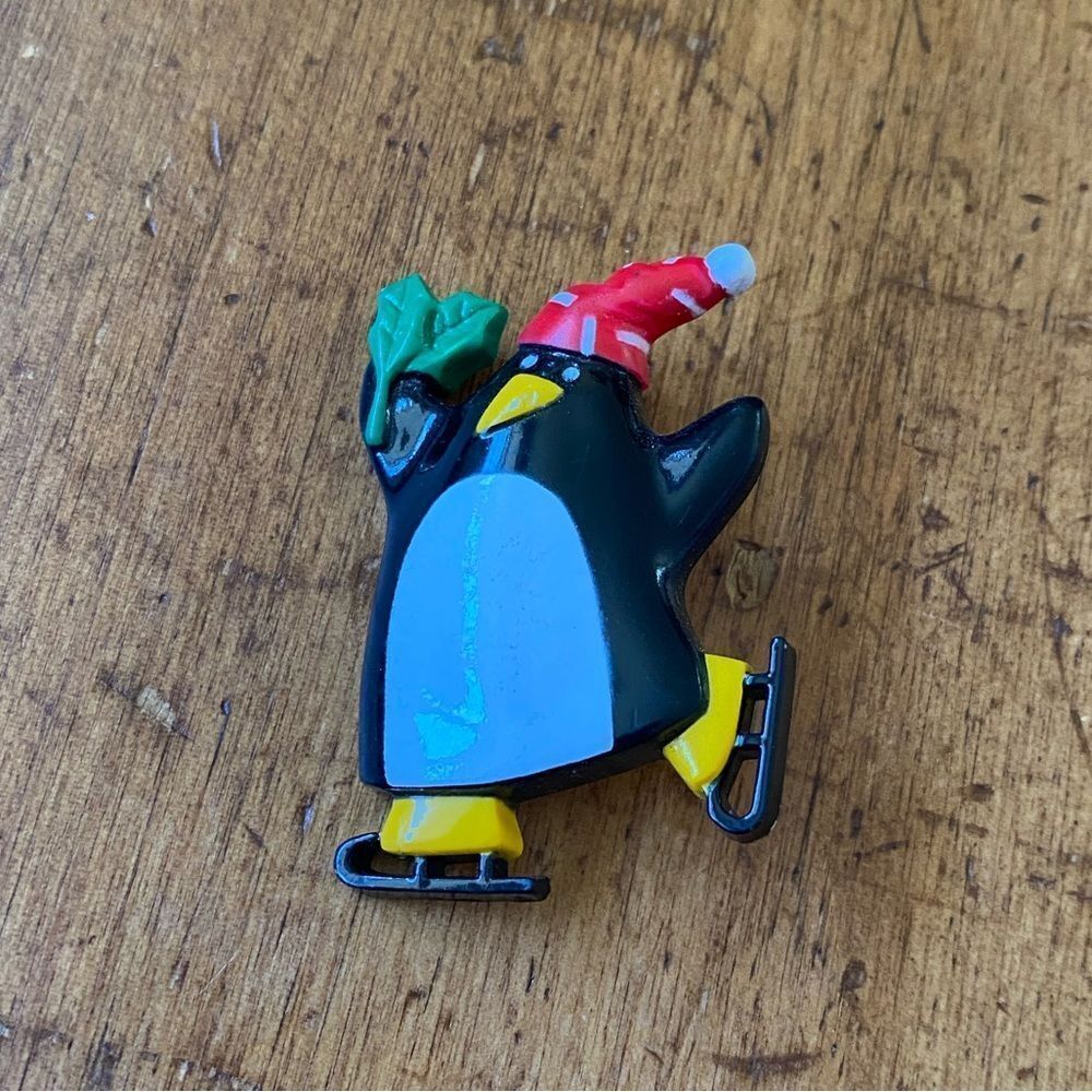 Vintage 1989 Hallmark Penguin Christmas Brooch Santa Hat Holiday Pin Collectible